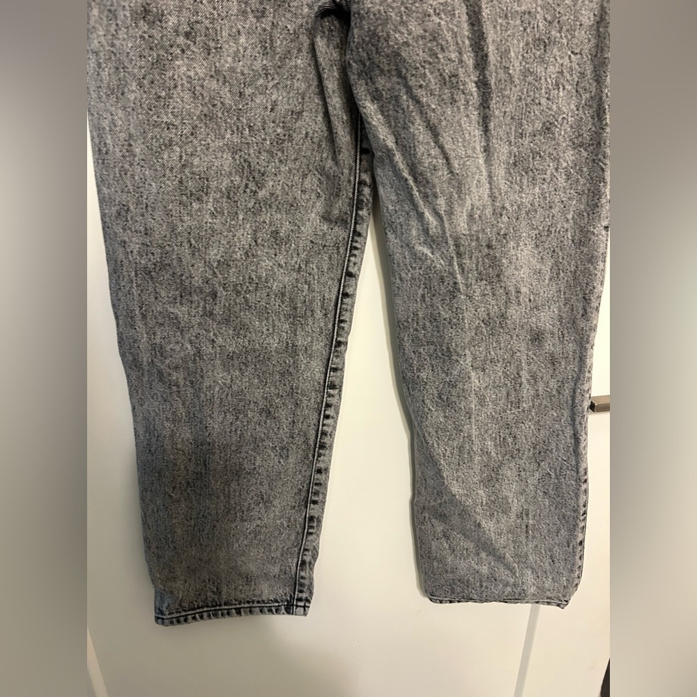 Like New Madewell Perfect Vintage Straight Leg Jeans in Acid Wash - Picture 10 of 11